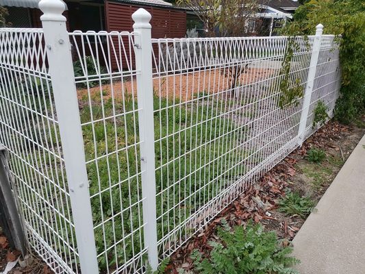 Kalite  Triangle Black Steel Bending Roll Top Fence Hot Dipped Galvanized fabrika