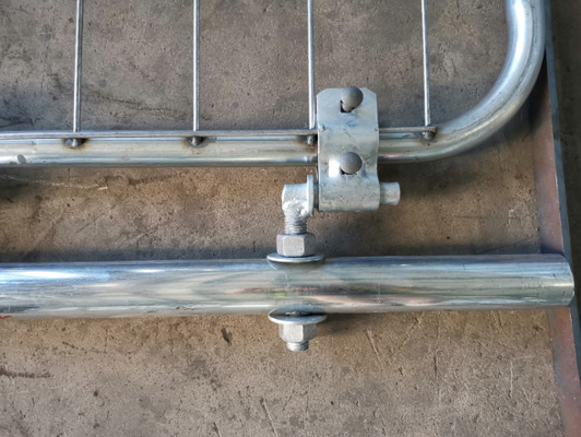 At ve Sığır için 4mm Sıcak Daldırma Galvanizli 1800mm Yükseklik Kaynaklı Çiftlik Kapısı