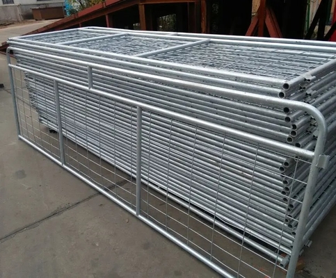 Pvc Kaplı Galvanizli 12ft Metal Sığır Panelleri Ağır Hizmet Tipi Metal Yuvarlak Kalem Sığır Corral Hayvancılık Çiftlik At Yard Çit