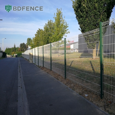 Yüksek güvenlik prizm 3d çit panelleri pvc kaplı metal duvar çit panelleri trellis çelik galvanizli 3d ağlı çatı çitleri