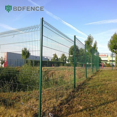 Yüksek güvenlik prizm 3d çit panelleri pvc kaplı metal duvar çit panelleri trellis çelik galvanizli 3d ağlı çatı çitleri