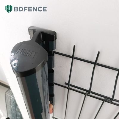 Ev Dış Mekan Dekoratif Metal 3D Bükme Kavisli Çit Paneli Kaynaklı Sert Tel V Örgü Bahçe Çiti