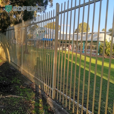 Siyah Toz Kaplı Metal Tubular Alüminyum Çit Panelleri Üst Mızrak Çubukları ile 30.000 Kg Tek Brüt Ağırlık Çit Kapıları