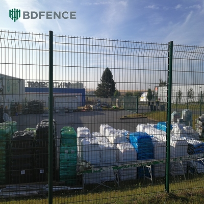 Yüksek güvenlik prizm 3d çit panelleri pvc kaplı metal duvar çit panelleri trellis çelik galvanizli 3d ağlı çatı çitleri