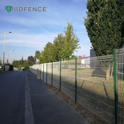 Yüksek güvenlik prizm 3d çit panelleri pvc kaplı metal duvar çit panelleri trellis çelik galvanizli 3d ağlı çatı çitleri