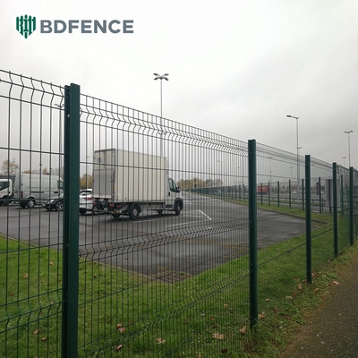 Tel Dia 5mm Metal Mesh Çit RAL 6005 Yeşil Toz Kaplı 3D Çit Panelli Üçgen Eğili Çit İnşaat Alanı için