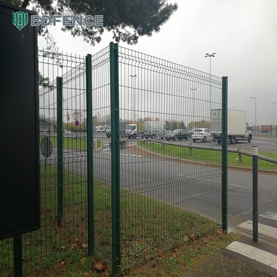 Tel Dia 5mm Metal Mesh Çit RAL 6005 Yeşil Toz Kaplı 3D Çit Panelli Üçgen Eğili Çit İnşaat Alanı için