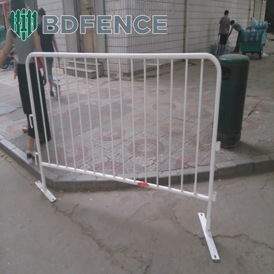 Özel 1.1 * 2.2m Geçici Çit Kolay Montajlı Taşınabilir Metal Çelik Barikat / Yol Trafiği