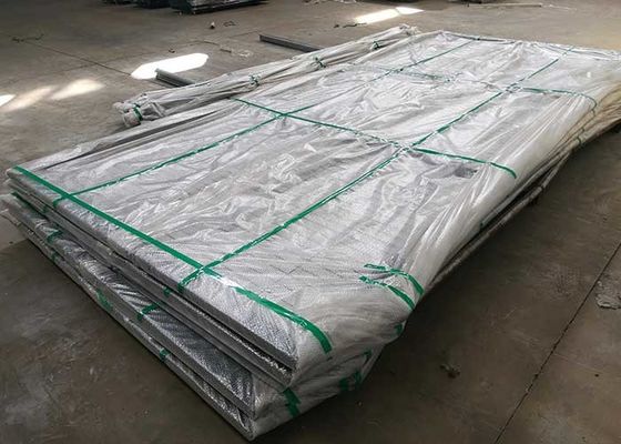 Ev Bahçesi 3D Modeli Demir Kapı Galvanize Bahçe Dekorasyonu 32x32mm Demiryolu