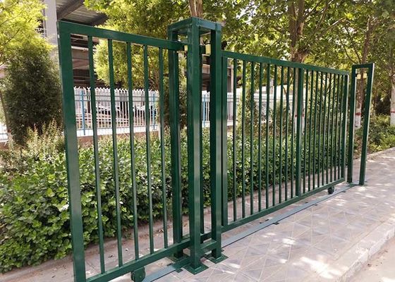 PVC Kaplı 60 * 60mm Kaynaklı Metal Güvenlikli Bahçe Kapıları