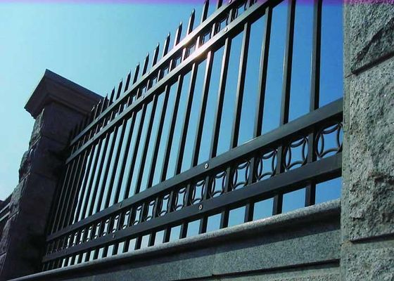 Ev Bahçe Çiftliği Koruması için Kolay Montaj Çelik Tüp Q195 veya Q235 Malzeme Çit
