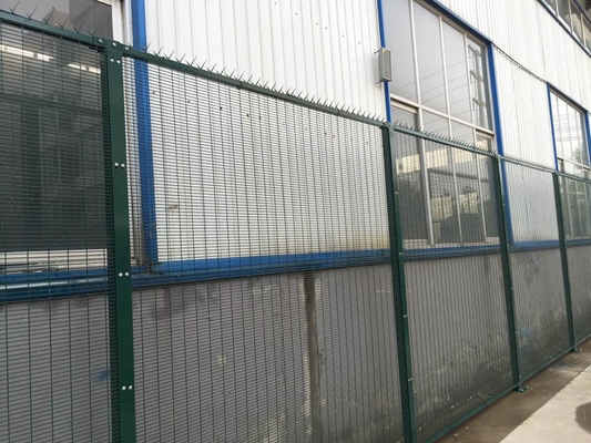 Galvanizli kaynaklı 358 Mesh Çit Tozu Kaplı Dış